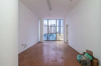 Prédio comercial na rua josé bonifácio, n. 24 - 132 • 77 m²