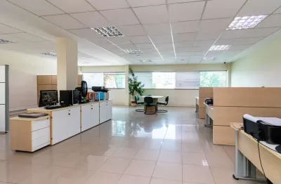 Sala comercial na estrada das lágrimas, n. 439 - sala 01 • 175 m²