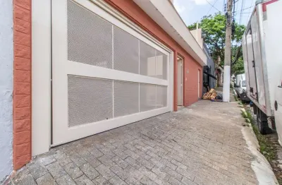 Casa comercial na rua são pompônio, n. 338 • 227 m²