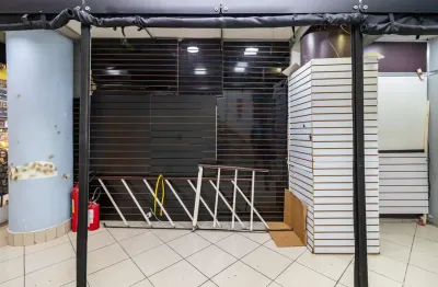 Loja em galeria na rua vinte e cinco de março, n. 821 - box 40 • 5 m²