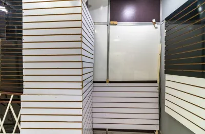 Loja em galeria na rua vinte e cinco de março, n. 821 - box 39 • 5 m²