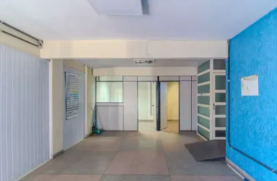Prédio comercial na rua doutor oscar cunha correia, n. 112 • 370 m²