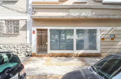 Prédio comercial na rua madre cabrini, n. 467 • 180 m²