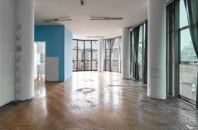 Sala comercial para alugar na Rua José Bonifácio, 24, Sé, São Paulo