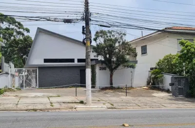 Casa comercial na rua almirante pereira guimarães, n. 298 • 226 m²