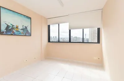 Prédio comercial na rua tagipuru, n. 235 - cjs. 122/123 • 70 m²
