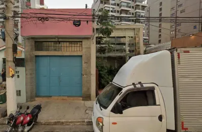 Galpão na rua medeiros de albuquerque, n. 341 • 147 m²