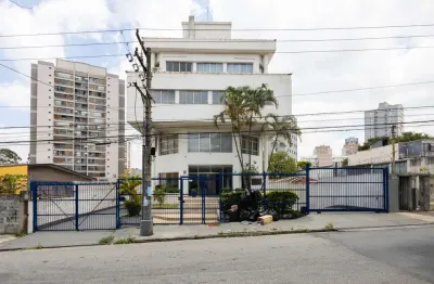 Prédio com 9 salas para alugar na Rua Francisco Dias, 275, Bosque da Saúde, São Paulo