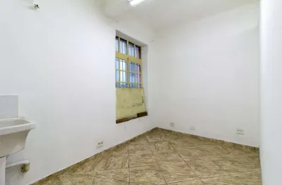 Sala comercial na avenida são joão, n. 324 - sobre loja  • 33 m²