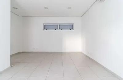 Sala comercial na rua visconde de inhomerim, n. 137 - sala 2 • 48 m²