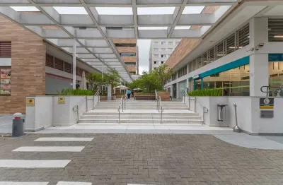 Loja em galeria na rua doutor amâncio de carvalho, n. 182 - loja 8 • 75 m²