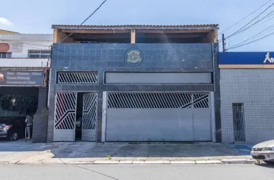 Casa comercial na avenida maria cursi, n. 545 • 325 m²