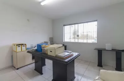 Prédio comercial na avenida engenheiro caetano álvares, n. 3915 • 200 m²