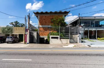 Casa comercial com 25 salas para alugar na Rua Pio XI, 767, Alto da Lapa, São Paulo