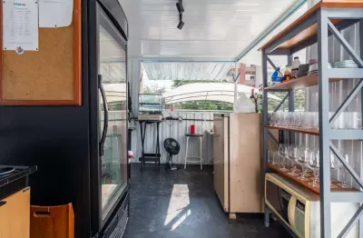 Loja em galeria na rua doutor miranda de azevedo, n. 991 • 25 m²