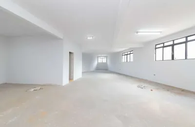 Sala comercial na rua josé zappi, n. 202 - primeiro andar • 250 m²