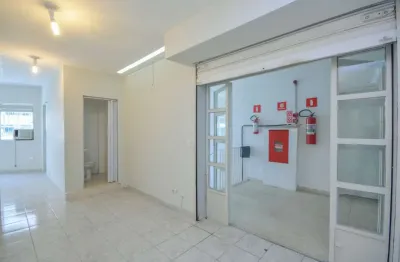 Sala comercial para alugar na Rua Visconde de Nacar, 356, Real Parque, São Paulo