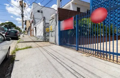 Prédio para alugar na Rua Capitão Militão, 210, Vila Santa Clara, São Paulo