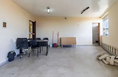 Prédio comercial na avenida rio mirivaí, n. 23 - sala 17 • 30 m²