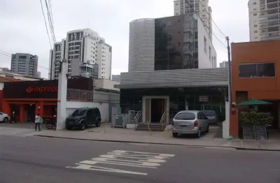 Prédio comercial na rua verbo divino, n. 1105 • 570 m²