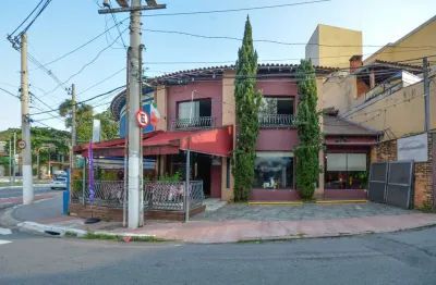 Casa comercial na rua doutor paulo dias, n. 142 • 200 m²