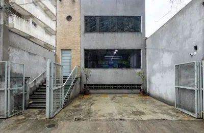 Prédio comercial na rua silva bueno, n. 619 • 690 m²