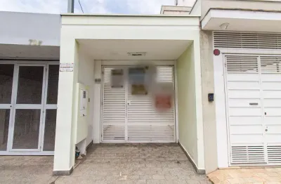 Casa comercial na rua geraldo correia, n. 60 • 325 m²