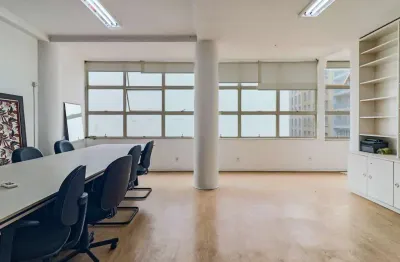 Casa comercial na rua dom josé de barros, n. 17 - cj 64 • 47 m²