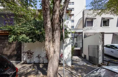 Casa comercial com 13 salas para alugar na Rua Graúna, 312, Vila Uberabinha, São Paulo
