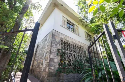 Casa comercial na rua gregório paes de almeida, n. 210 • 375 m²