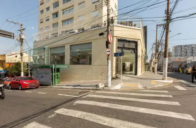 Ponto comercial com 8 salas para alugar na Rua George Smith, 153, Lapa, São Paulo
