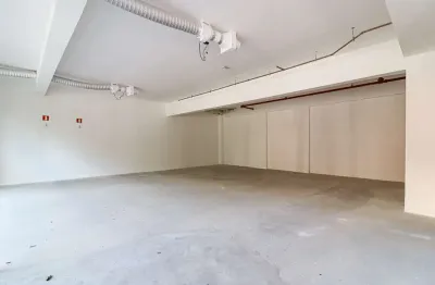 Loja na avenida josé estevão de magalhães, n. 50 - loja 03 • 90 m²