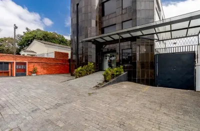 Prédio para alugar na Rua Pio XI, 832, Alto da Lapa, São Paulo