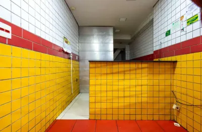 Loja em galeria na rua voluntários da pátria, n. 2041 - loja 10 • 59 m²