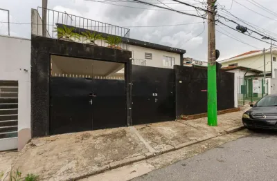 Casa comercial na rua doutor adolfo melo júnior, n. 142 • 150 m²
