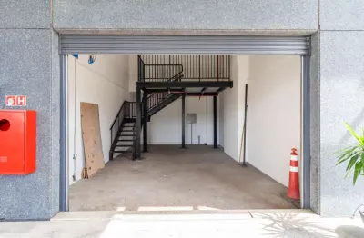 Loja na avenida marquês de são vicente, n. 1301 - lojas 3 a 12 • 60 m²