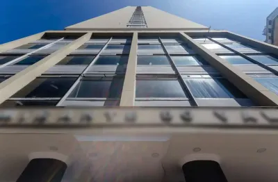 Sala comercial com 3 salas para alugar na Avenida Prestes Maia, 241, Centro, São Paulo