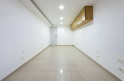 Loja em galeria na avenida lins de vasconcelos, n. 1601 • 20 m²