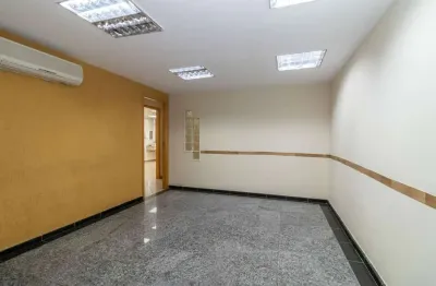 Sala comercial na rua cincinato braga, n. 59 - conj. 5f2 • 130 m²