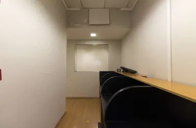 Sala comercial na avenida engenheiro caetano álvares, n. 530 - conjunto 1 • 30 m²