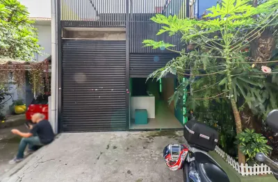 Casa comercial na rua comendador miguel calfat, n. 322 • 130 m²