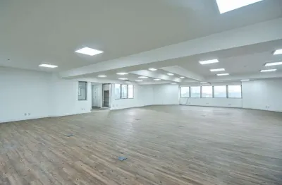 Sala comercial na avenida engenheiro luiz carlos berrini, n. 801 - 6° andar  conjunto 61 • 204 m²