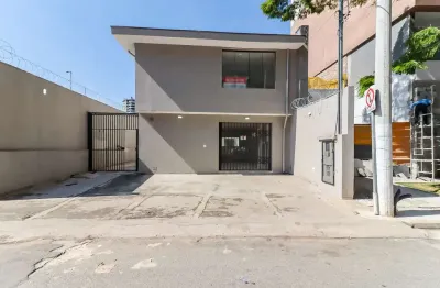 Casa comercial na rua professor doutor josé marques da cruz, n. 75 • 172 m²