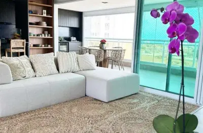 Apartamento com 4 quartos e 6 banheiros para alugar, 163 m²