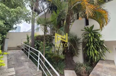 Oportunidade com 2 dormitórios, jardim, quintal e vagas cobertas