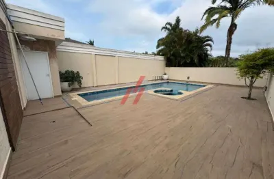 Casa de luxo em condomínio no Alphaville, Santana de Parnaíba-SP: 4 quartos, 4 suítes, 3 salas, 7 banheiros, 4 vagas, 420m².