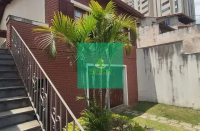 Casa à venda,  03 niveis, sustentada por pilares, fundação preparada para sobrado - telhado estilo
