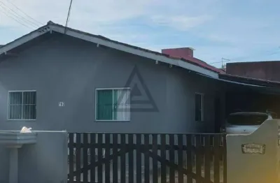 Venha conhecer este incrível imóvel à venda em itapoá, sc!   localizada na rua 630, izaura ferro, 700m do mar, próximo da avenida celso ramos.