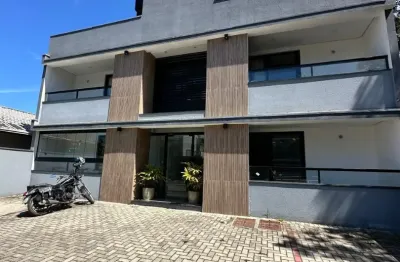 Lindo apartamento semi-mobiliado a 600 metros da praia central de balneário piçarras/sc.