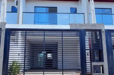 Lindo triplex, com area gourmet no ultimo pavimento a 500 metros da praia de balneário piçarras.